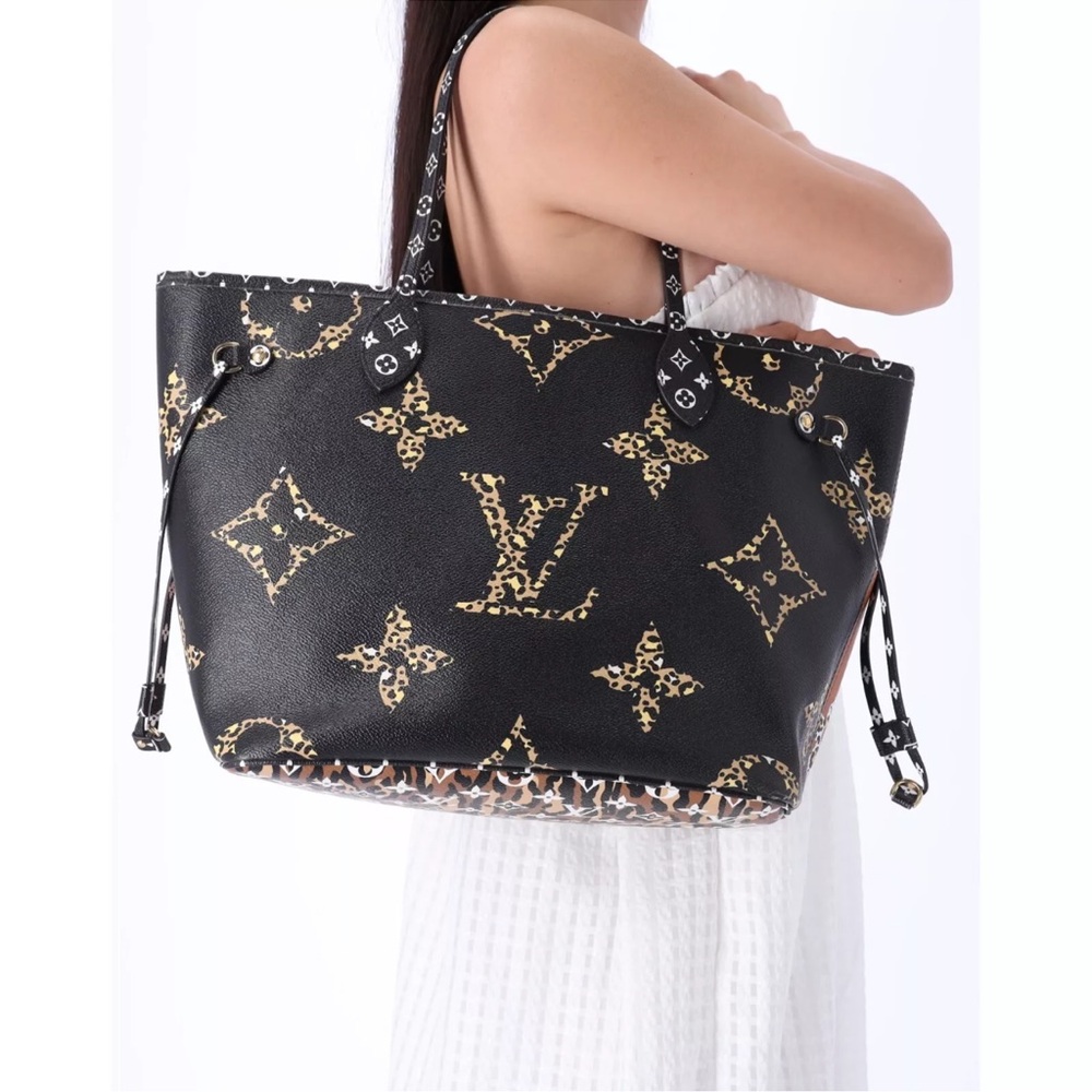 Louis Vuitton LV Neverfull MM Large Tote Bag M44676 Giant Jungle Monogram Black